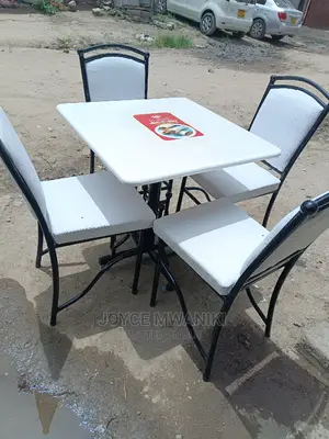 Restaurant Set of 4 Chairs and a Table