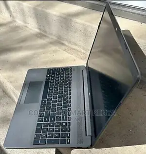 New Laptop HP 250 G8 8GB Intel Core I3 SSD 1T