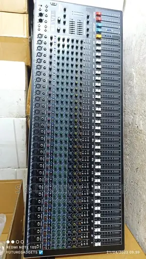 32 Channels Plain Mixer Yamaha S