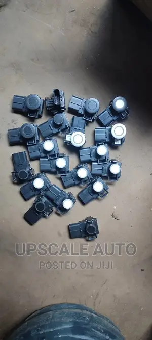 V8 200 Series Parking Sensor