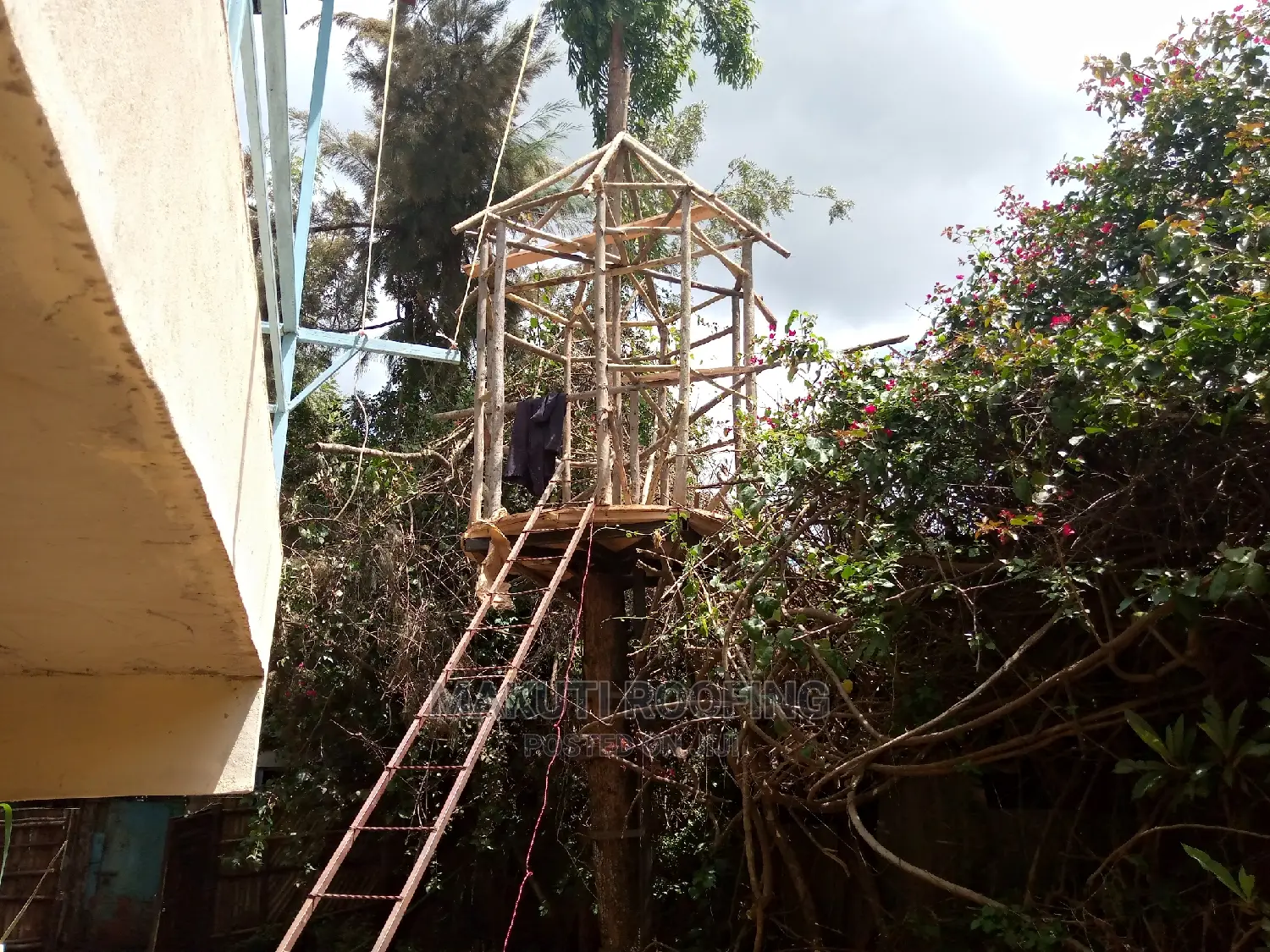 Home Resting Makuti Gazebo