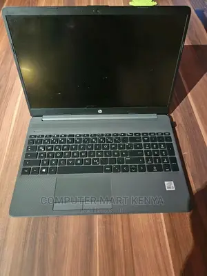 New Laptop HP 250 G8 8GB Intel Core i5 SSD 256GB
