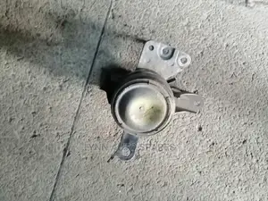 Toyota Vitz Engine Mounting