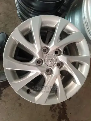 Size 16 Inches Toyota Alloy Rims Set