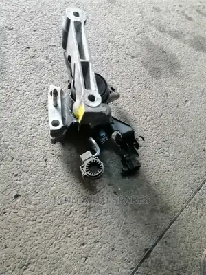 Toyota Rav 4 Engine Mounting