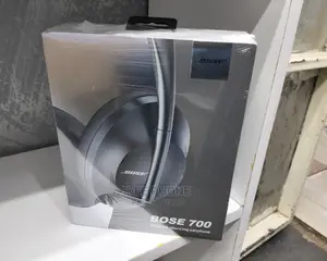 Bose 700 Bluetooth Headphones