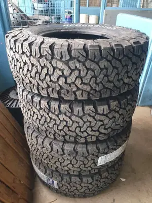 285/60r18 Bf Goodrich a/T