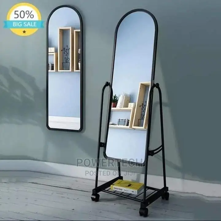 Classic Dressing Mirror With Movable Wheels
