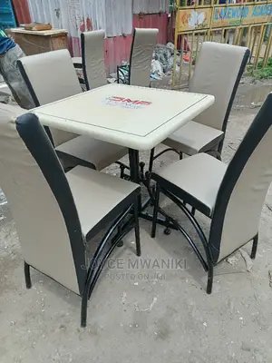 Restaurant Set of 4 Chairs and a Table