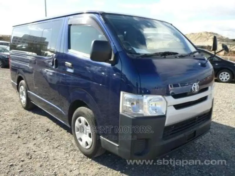 Toyota HiAce 2017 Blue