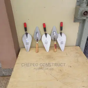 Wooden Handle Trowel