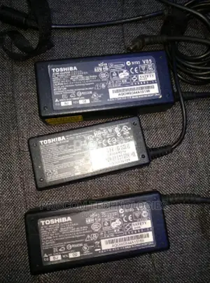 Toshiba Portege Z30 Z930 Z830 Charger Adapter