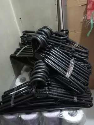12 PCS Plastic Hangers
