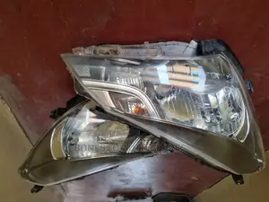 Toyota Vitz Juwela 2017 Nonxenon Headlight Assembly