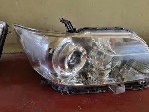 Toyota Rumion New Model (Clear) Xenon Headlight Assembly