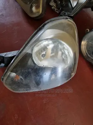 Daihatsu Mira Left Headlight Assembly