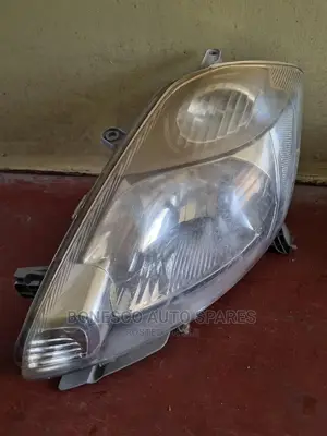 Toyota Passo 2006-2007 Left Xenon Headlight Assembly