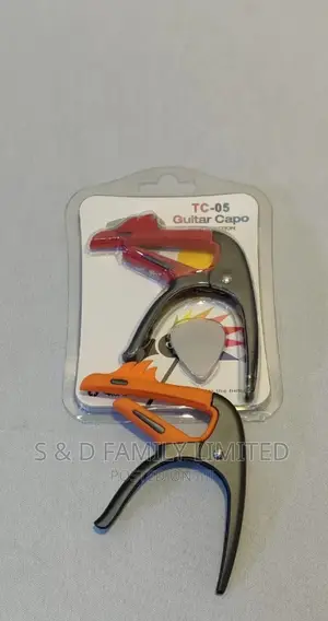 Guitar Capo With 3 Guitar Picks