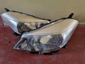 Toyota Vitz Juwela Nonxenon Headlights Assembly