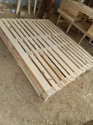 Pallets Box Bed 015