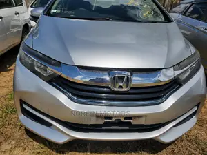 Honda Fit Shuttle 2016 Silver