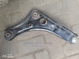 Nissans Dayz Control Arm