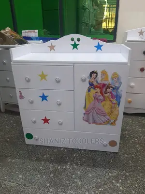 Baby Chess of Drawers