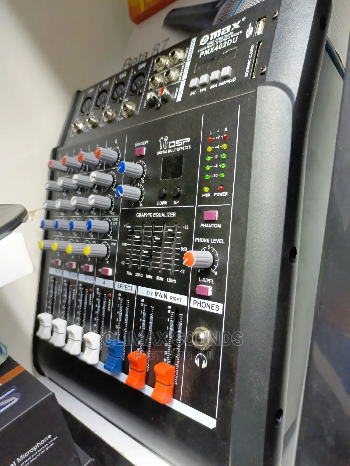 Powered Mixer 4 CHNL