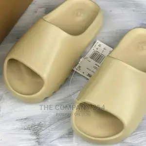 *Yeezy Slides* Size:40-45