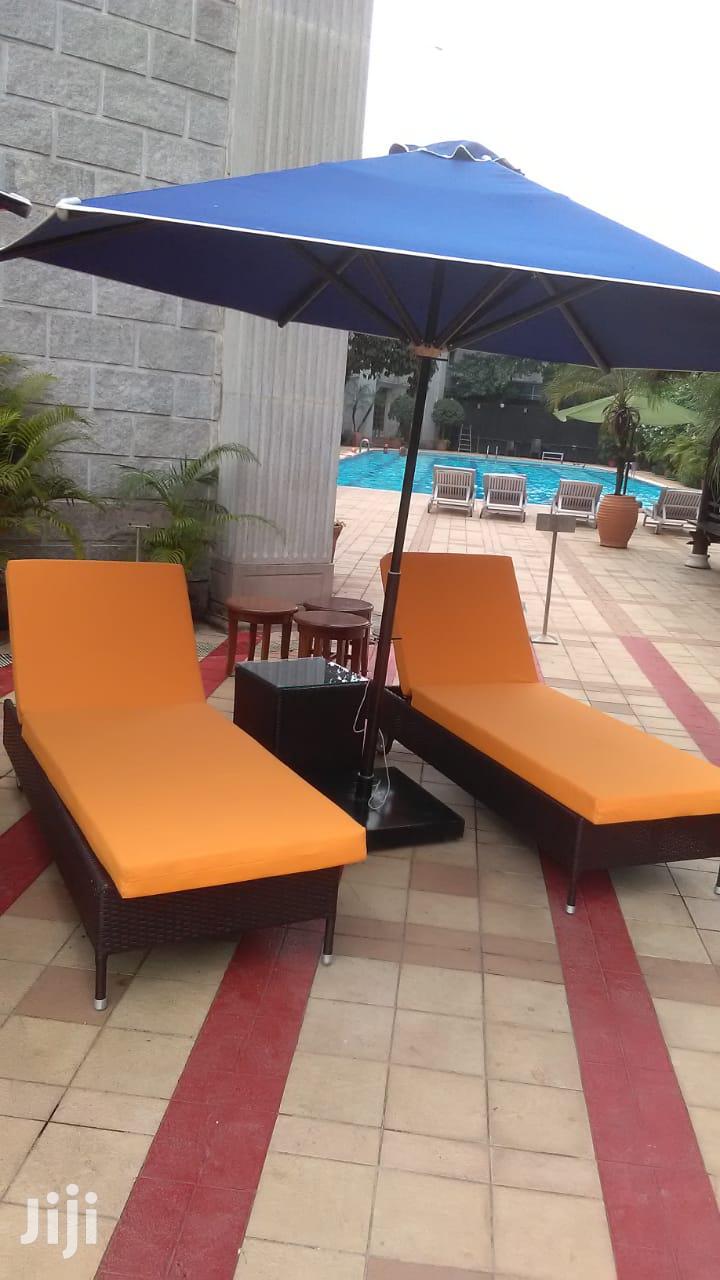 Beach Sun Umbrella With Beds