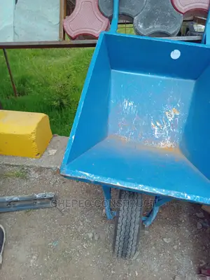 Heavy-Duty Wheelbarrows