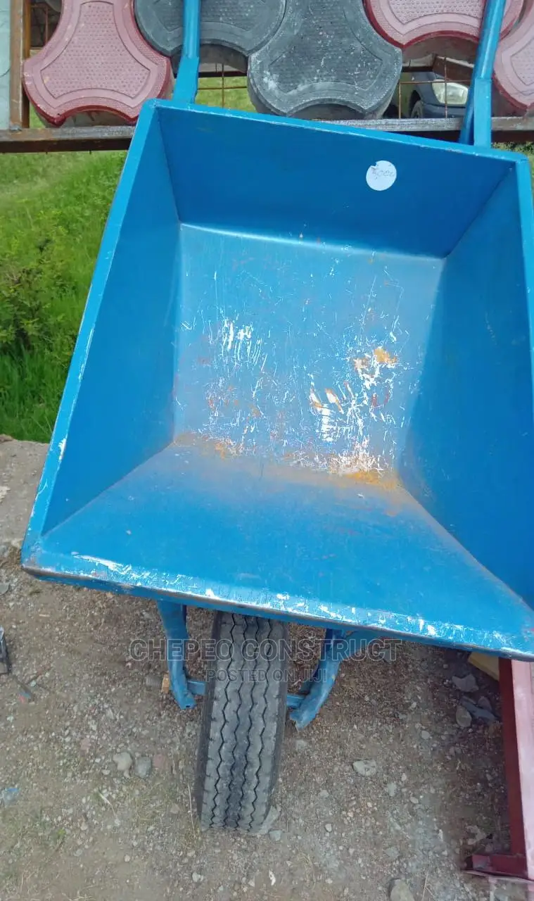 Heavy-Duty Wheelbarrows