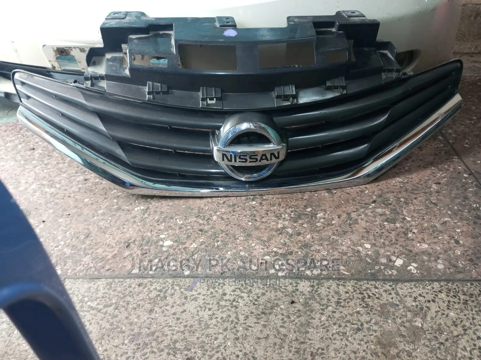 Nissan Note 2012 Grille
