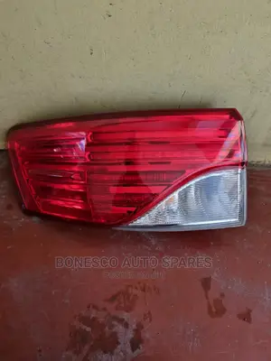 Toyota Avesis 2015 Station Taillight/ Backlight/ Rear Lights
