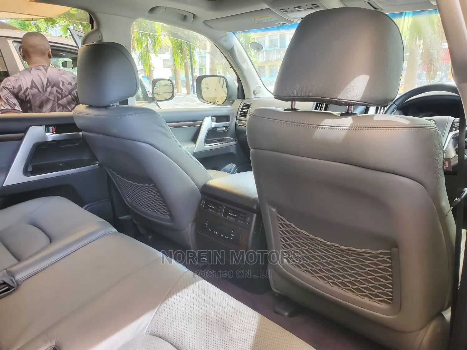 Toyota Land Cruiser 2017 Gold
