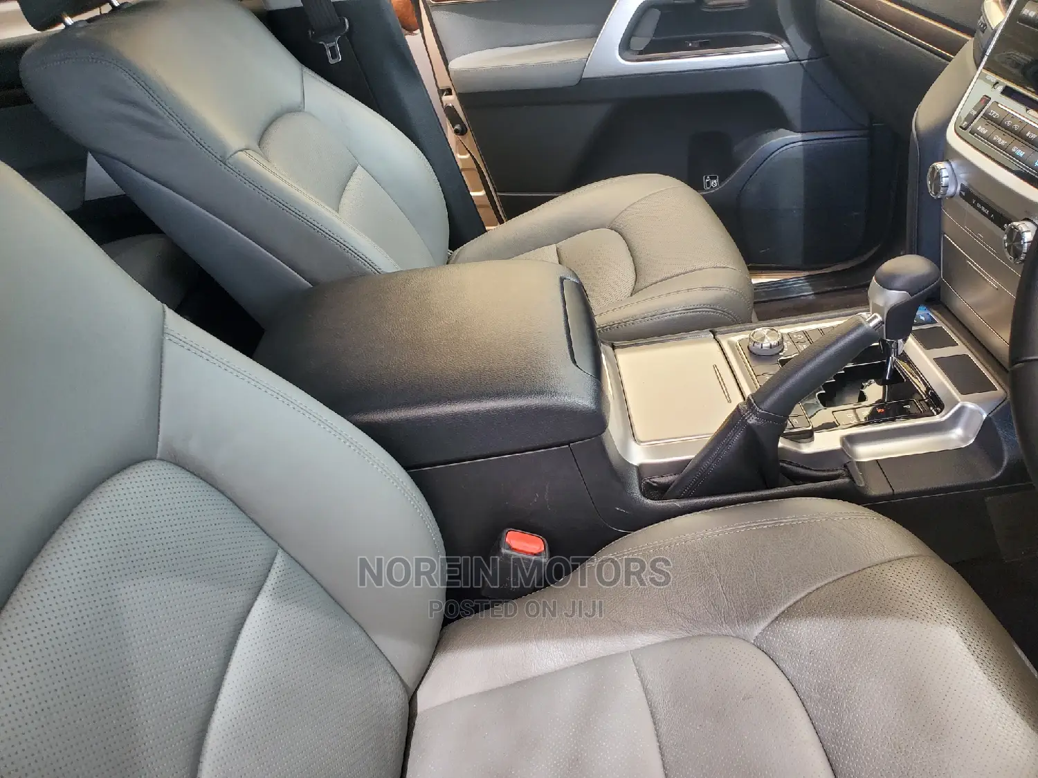 Toyota Land Cruiser 2017 Gold