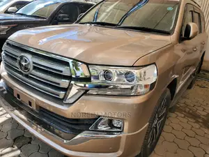 Toyota Land Cruiser 2017 Gold