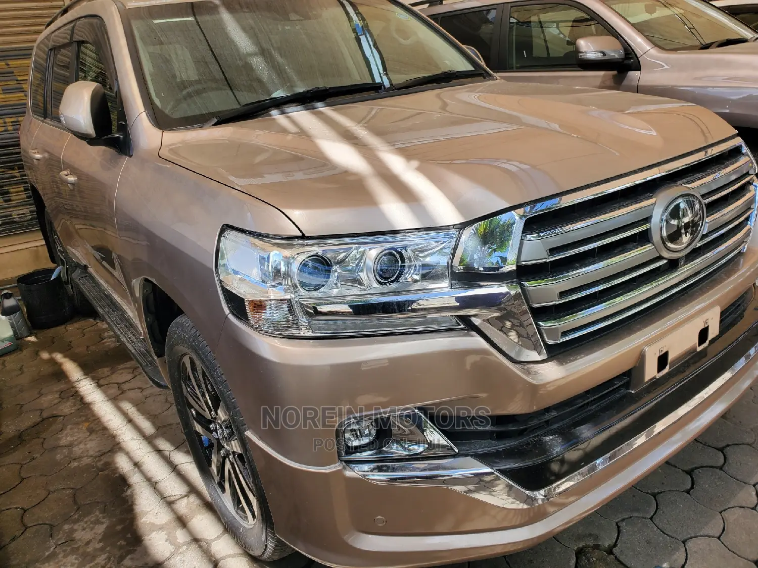 Toyota Land Cruiser 2017 Gold
