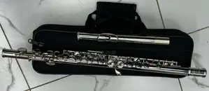 Yamaha Closed Hole C Flute With Case.