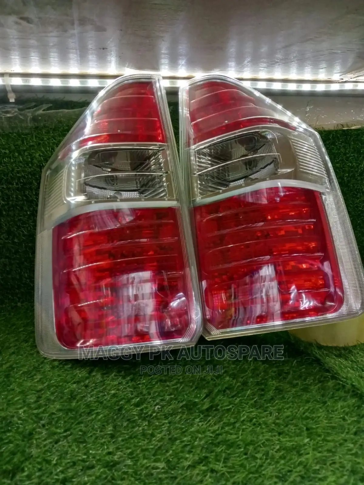 Noah 2008 Backlight / Taillight