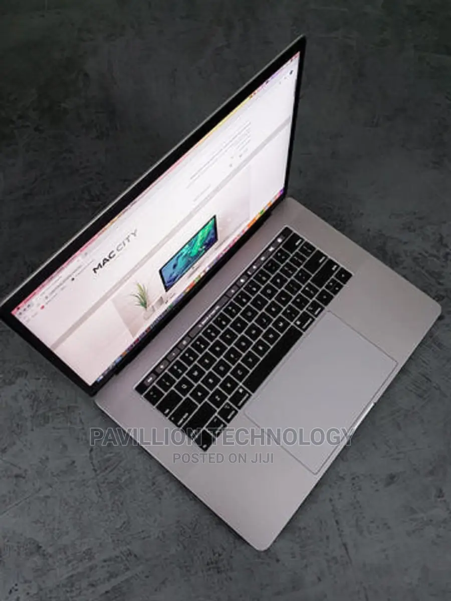 Laptop Apple MacBook 2019 16GB Intel Core I7 SSD 256GB