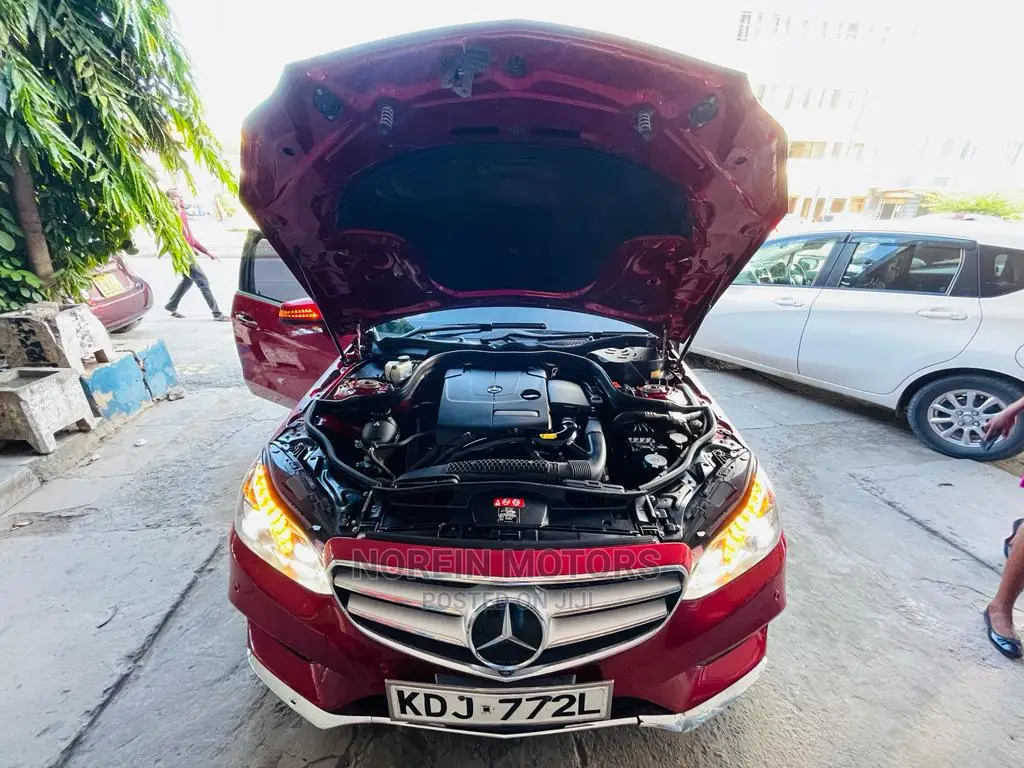 Mercedes-Benz E250 2015 Red