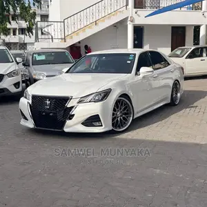 Toyota Crown 2016 White