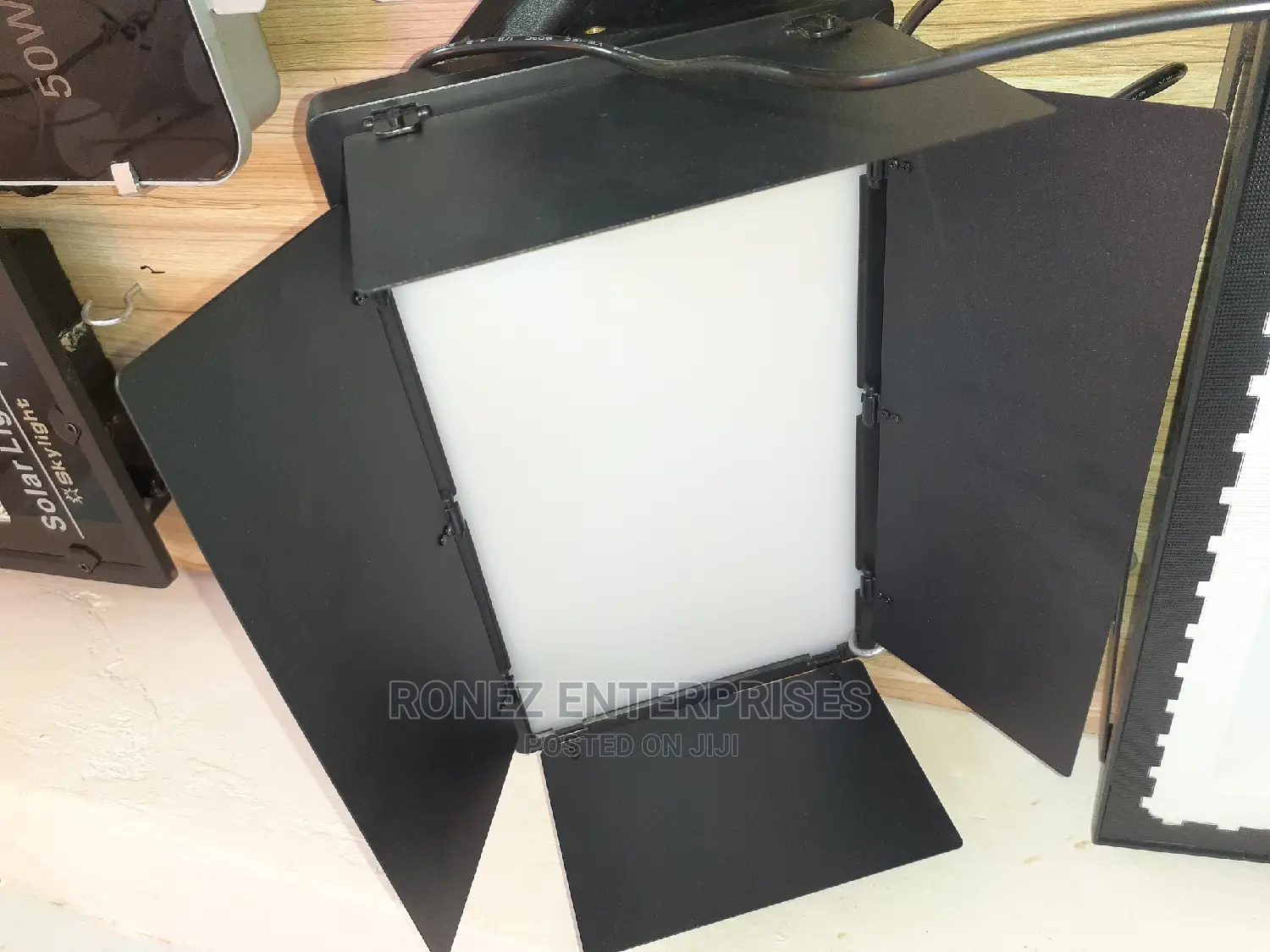 Studio Lights 24 WLTS