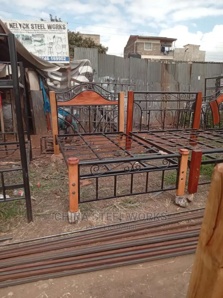 4 by 6 Metalic Bed