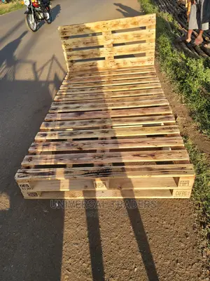 DIY Detachable Pallet Beds in All Sizes - Wooden Pallet Beds