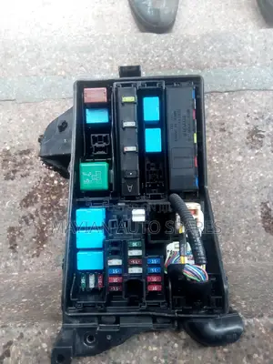 Engine Fusebox for Toyota Mark X