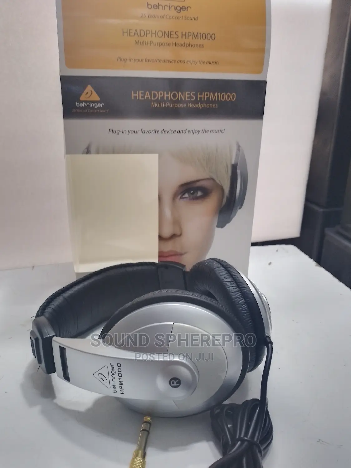 Behringer HPM 1000
