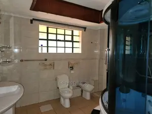 6 Bedroom With a Compound Nyeri