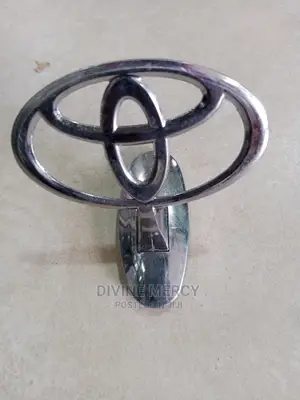 Hood Mark Toyota/Toyota Logo With Stand